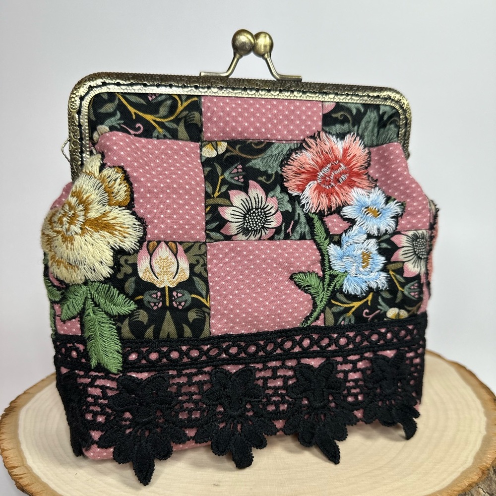 Quilted Embroidered Floral Vintage Kiss Lock Evening Purse